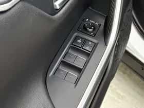 Toyota RAV4 (2021) thumbnail 23