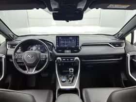 Toyota RAV4 (2021) thumbnail 4