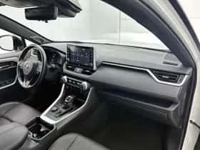 Toyota RAV4 (2021) thumbnail 6
