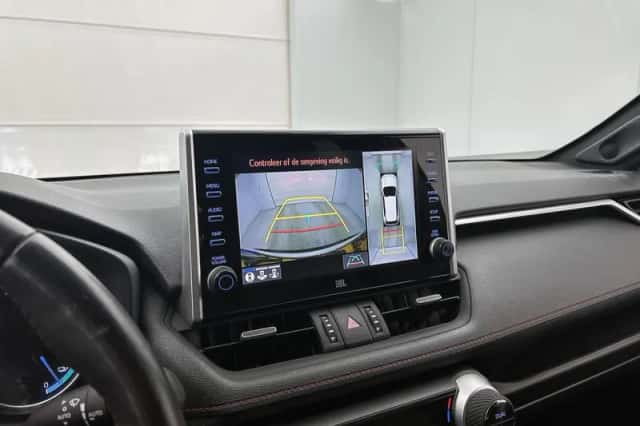 Toyota RAV4 (2021) thumbnail 6