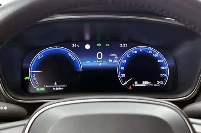 Toyota Corolla (2023) thumbnail 5