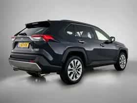 Toyota RAV4 (2021) thumbnail 2
