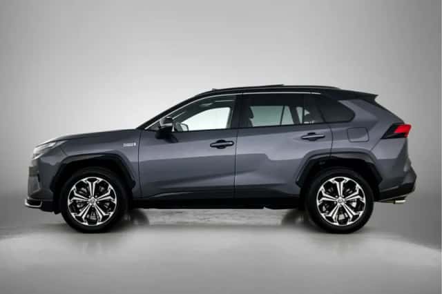 Toyota RAV4 (2025) thumbnail 3