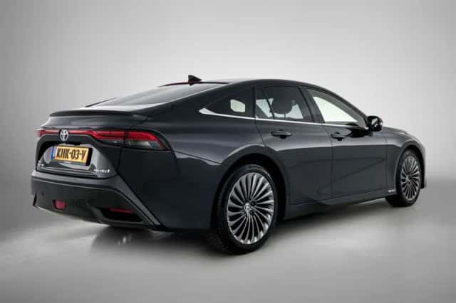 Toyota Mirai (2023) thumbnail 2
