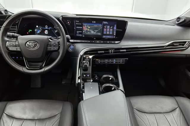 Toyota Mirai (2023) thumbnail 5