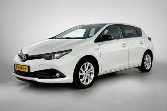 Toyota Auris (2017) thumbnail 1