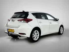 Toyota Auris (2017) thumbnail 2