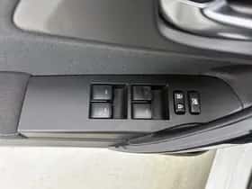 Toyota Auris (2017) thumbnail 20