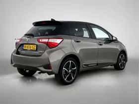 Toyota Yaris (2018) thumbnail 2