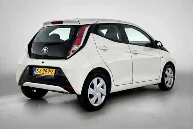Toyota Aygo (2018) thumbnail 2