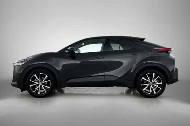 Toyota C-HR (2025) thumbnail 3