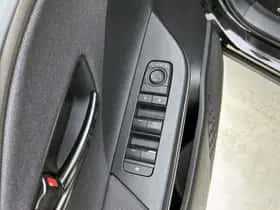 Toyota C-HR (2025) thumbnail 21