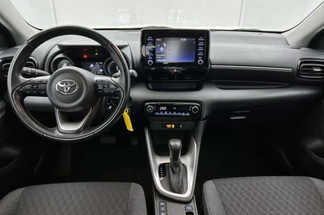 Toyota Yaris (2020) thumbnail 4