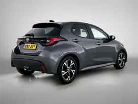 Toyota Yaris (2025) thumbnail 2