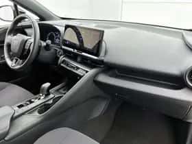 Toyota C-HR (2024) thumbnail 6