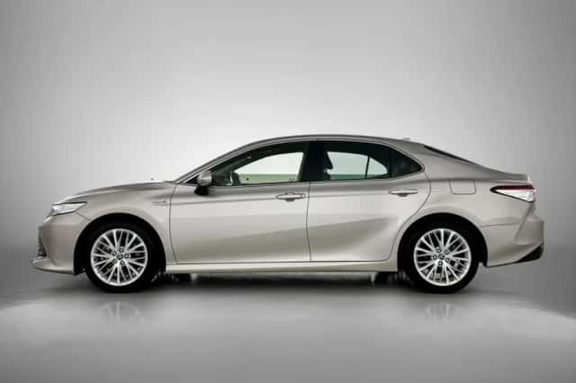 Toyota Camry (2020) thumbnail 3