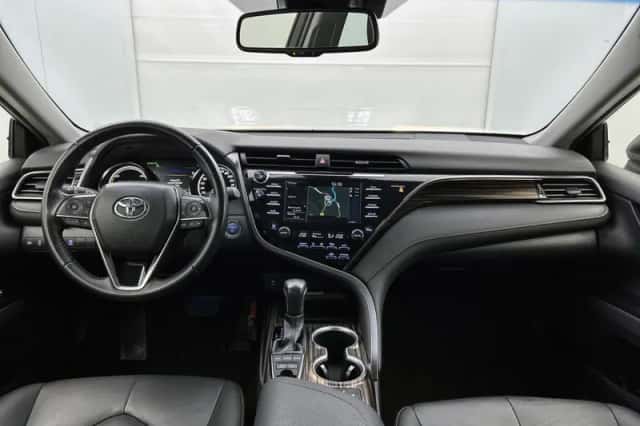 Toyota Camry (2020) thumbnail 4
