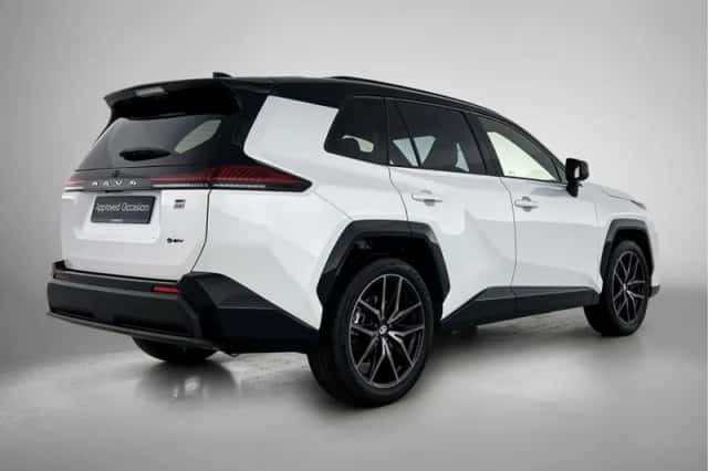 Toyota RAV4 (2026) thumbnail 2
