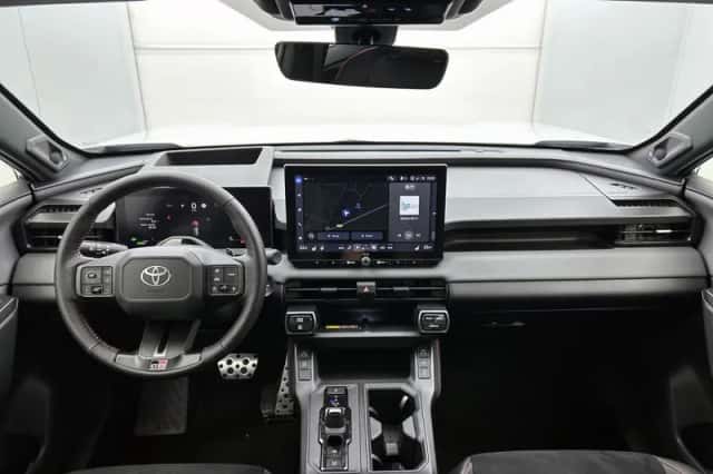 Toyota RAV4 (2026) thumbnail 4