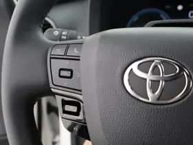 Toyota C-HR (2026) thumbnail 6