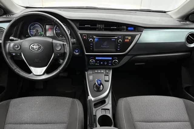 Toyota Auris (2013) thumbnail 4