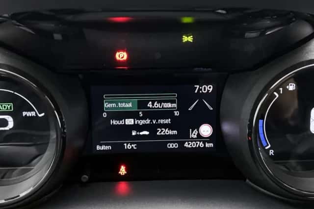 Toyota Yaris (2022) thumbnail 5