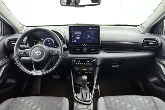 Toyota Yaris (2025) thumbnail 4