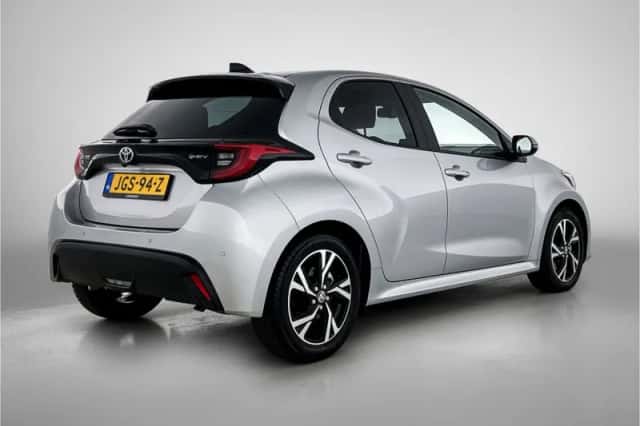 Toyota Yaris (2025) thumbnail 2