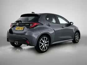 Toyota Yaris (2022) thumbnail 2