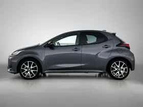 Toyota Yaris (2022) thumbnail 3