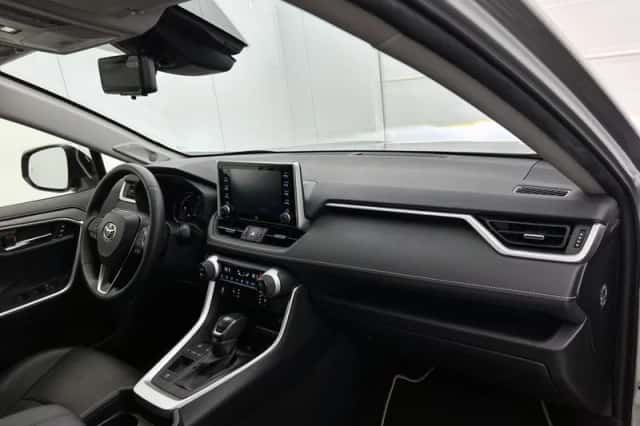 Toyota RAV4 (2019) thumbnail 6