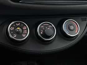 Toyota Yaris (2016) thumbnail 9