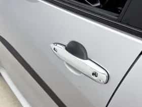 Toyota Yaris (2024) thumbnail 34