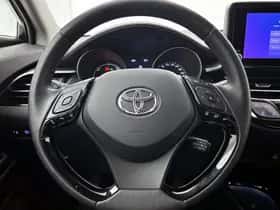Toyota C-HR (2022) thumbnail 17