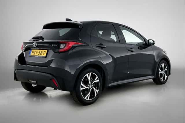 Toyota Yaris (2025) thumbnail 2