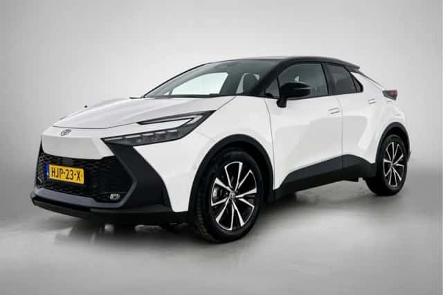 Toyota C-HR (2025) thumbnail 1