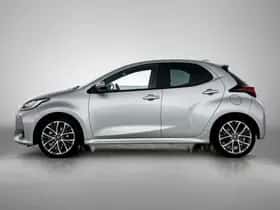 Toyota Yaris (2024) thumbnail 3