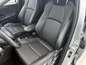 Toyota Yaris (2024) thumbnail 32