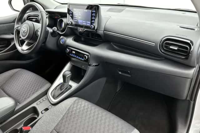 Toyota Yaris (2021) thumbnail 6