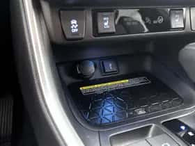 Toyota RAV4 (2021) thumbnail 25