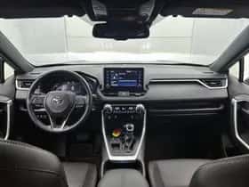 Toyota RAV4 (2021) thumbnail 5