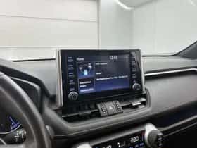 Toyota RAV4 (2021) thumbnail 8