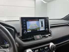 Toyota RAV4 (2021) thumbnail 9