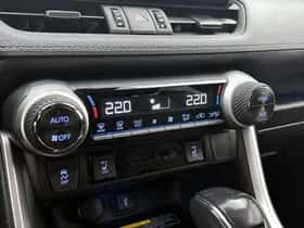 Toyota RAV4 (2021) thumbnail 10