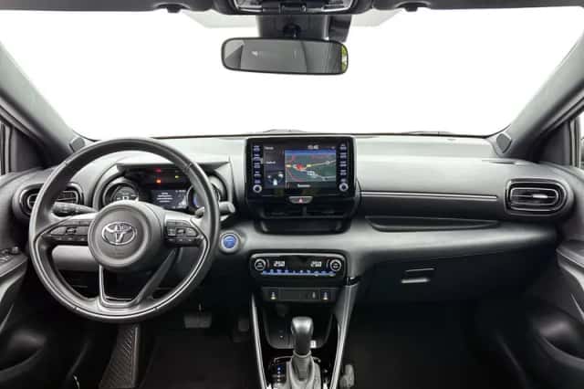 Toyota Yaris (2021) thumbnail 4