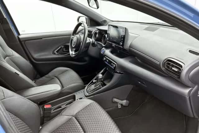 Toyota Yaris (2021) thumbnail 5
