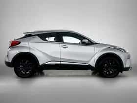 Toyota C-HR (2017) thumbnail 11
