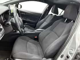Toyota C-HR (2017) thumbnail 15