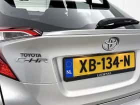 Toyota C-HR (2017) thumbnail 18