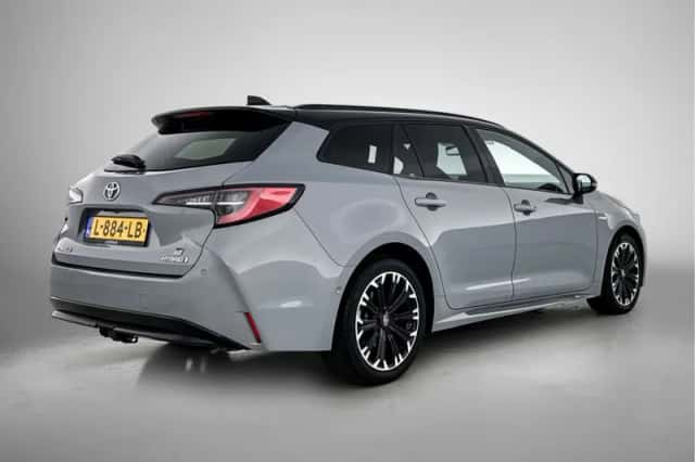 Toyota Corolla_Touring_Sports (2021) thumbnail 2